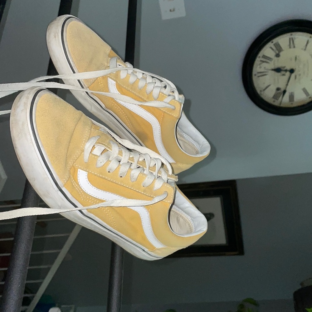 size 9 yellow vans